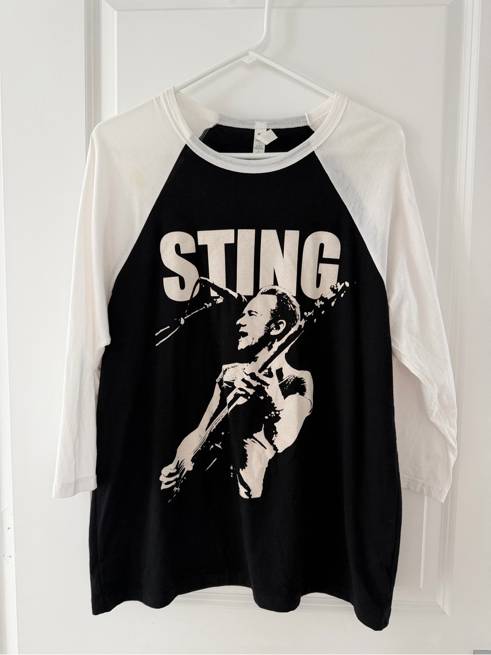 Sting Graphic long sleeve unique cotton T-shirt - Black & White